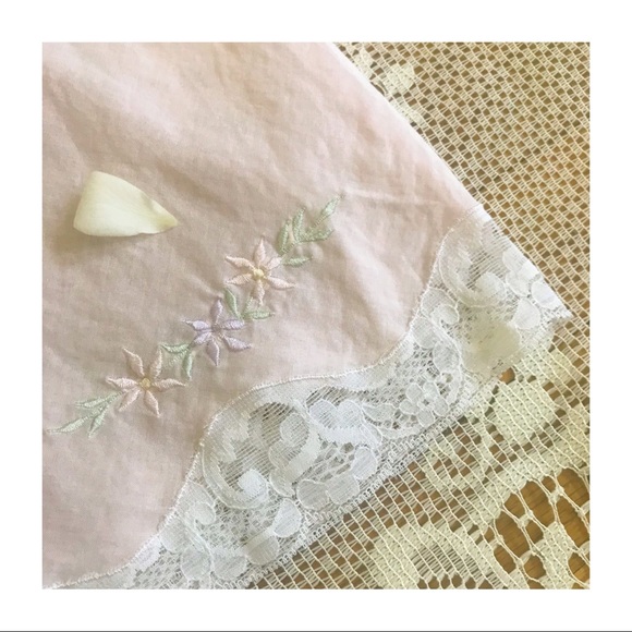 Vintage 80s embroidered camisole - Picture 2 of 7